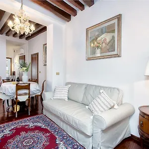 residenza-calle-larga-san-marco.hotelslidodijesolo.com/