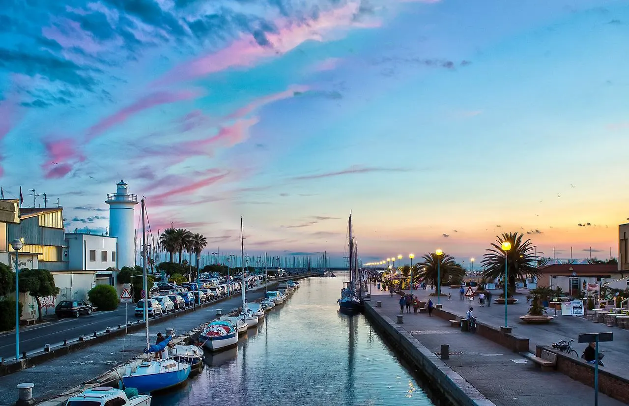Camping Village Viareggio 0*,  Italy